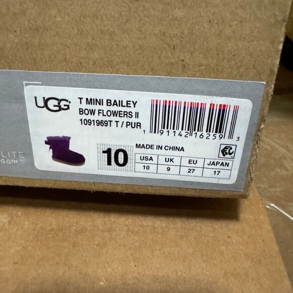 UGG Boots for Girls Size 10 - Picture 4 of 4